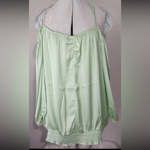 Cato Tops - NWT 2X Blouse Cato Cold Shoulder Silky Feel Size Long Sleeve 22/24 C4067